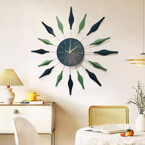 European Style Silent Iron Wall Clock Light Luxury Art Decor Wall Clock for Living Room Entryway Craftwork Hanging Piece