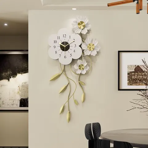 Luxury Elegance Ironwork Flower Wall Clock Living Room Wall Surface Art Decoration Hanging Piece