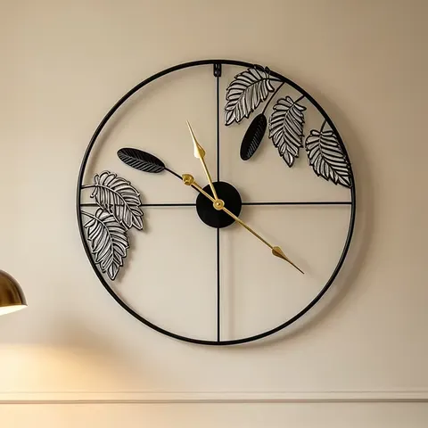 Modern Minimalist Iron Wall Clock Silent Nordic Style Hanging Clock for Living Room Decoration Craftwork Hanging Piece